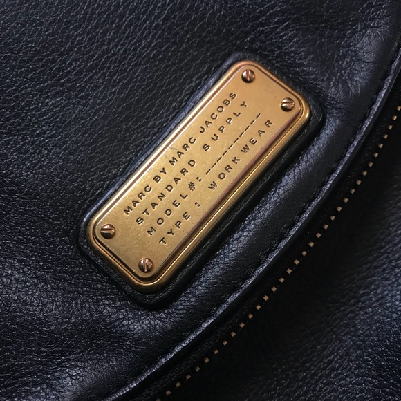 Classic Q Natasha Cross Body - Picture 5 of 8